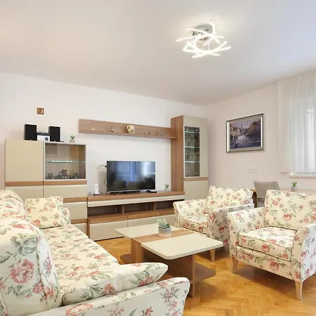 Apartamento With Wifi - 19143 *