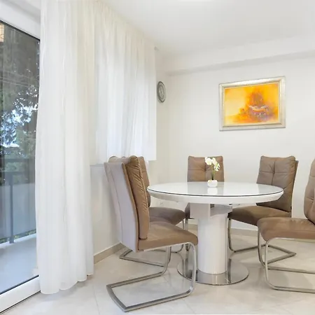 Apartamento With Wifi - 19143 *